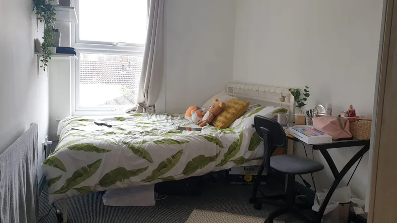 Large 6 Bed Terraced House // AUG 2026 - Image 17